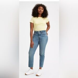🏷️Levi’s wedgie fit dream wash size 28 NWT